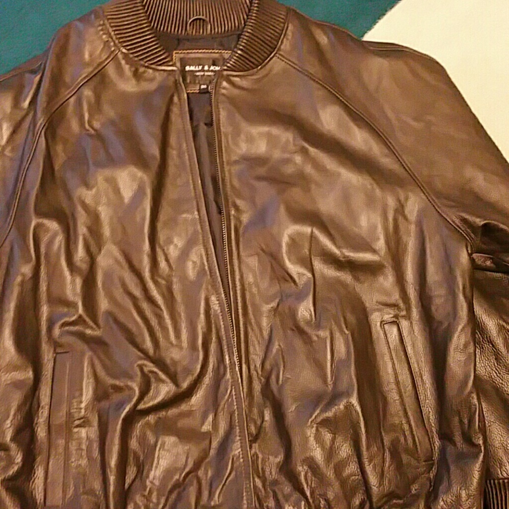 Men's Jacket - Picture 4 of 4